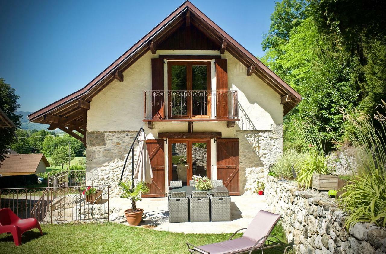 Chambres d'hôtes des lodges de la Cascade Yenne Exterior foto